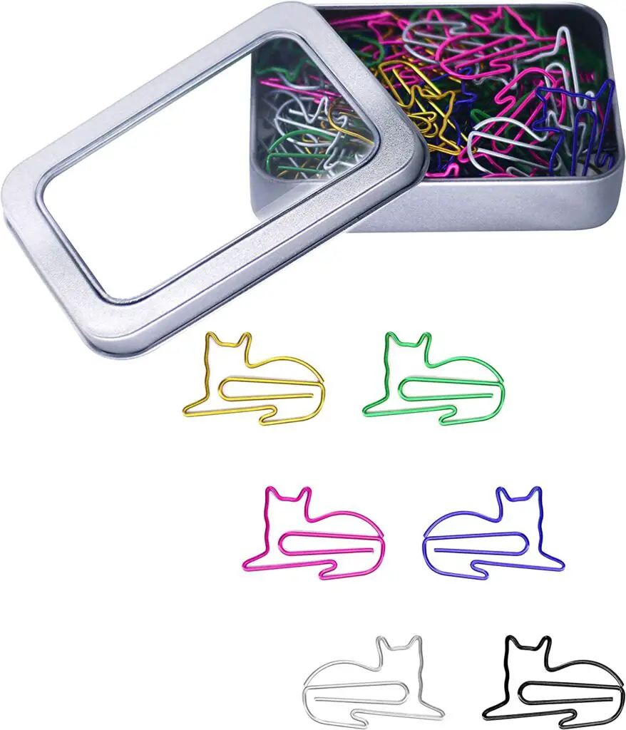 Trombones en forme de chat multicolores avec sa boîte métal Secret Santa